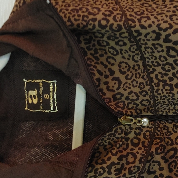 Ac-tiv-ology Windbreaker - Picture 2 of 5